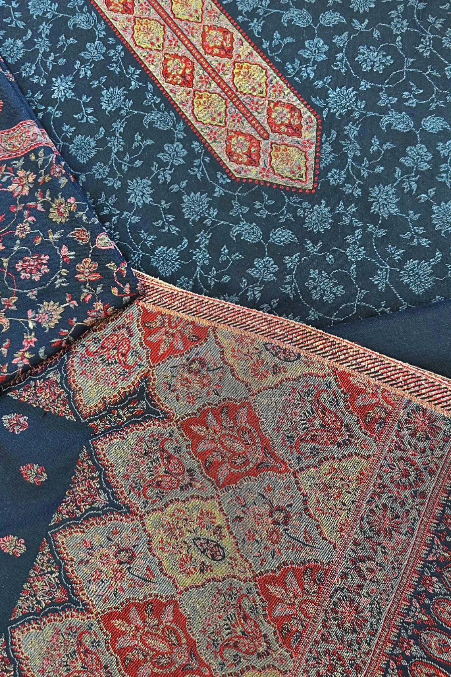 Zar-e-Neel Woollen Suit